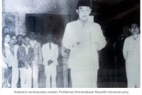 Pembacaan Teks Proklamasi oleh Ir Soekarno